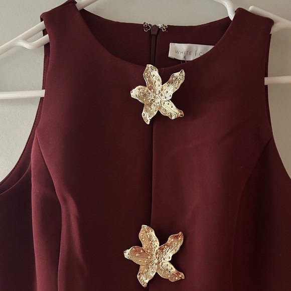 White Closet Burgundy Wine Mini Dress with Gold Floral Details - Picture 4 of 6